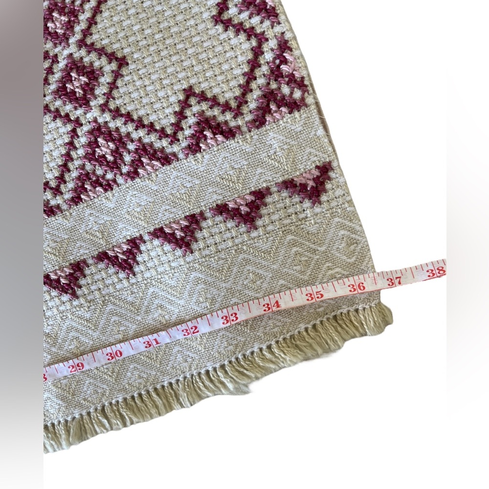 Handcrafted Geometric Patterned Table Runner - image 4